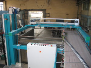 SPV DEPAL cannula depalletizer